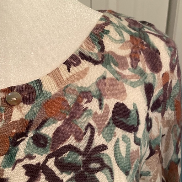 Banana Republic button down floral cardigan - Picture 3 of 5